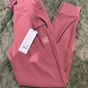 ALO Yoga Muse Joggers Burgundy Truffle